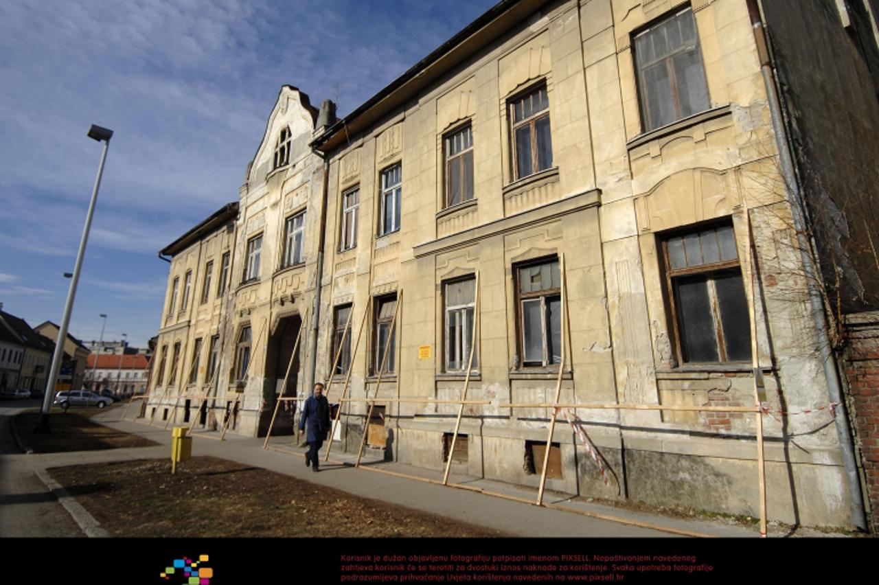 '24.02.2012., Cakovec - Denacionalizirana zgrada opasna po zivotu u ulici Kralja Tomislava. Photo: Vjeran Zganec-Rogulja/PIXSELL'