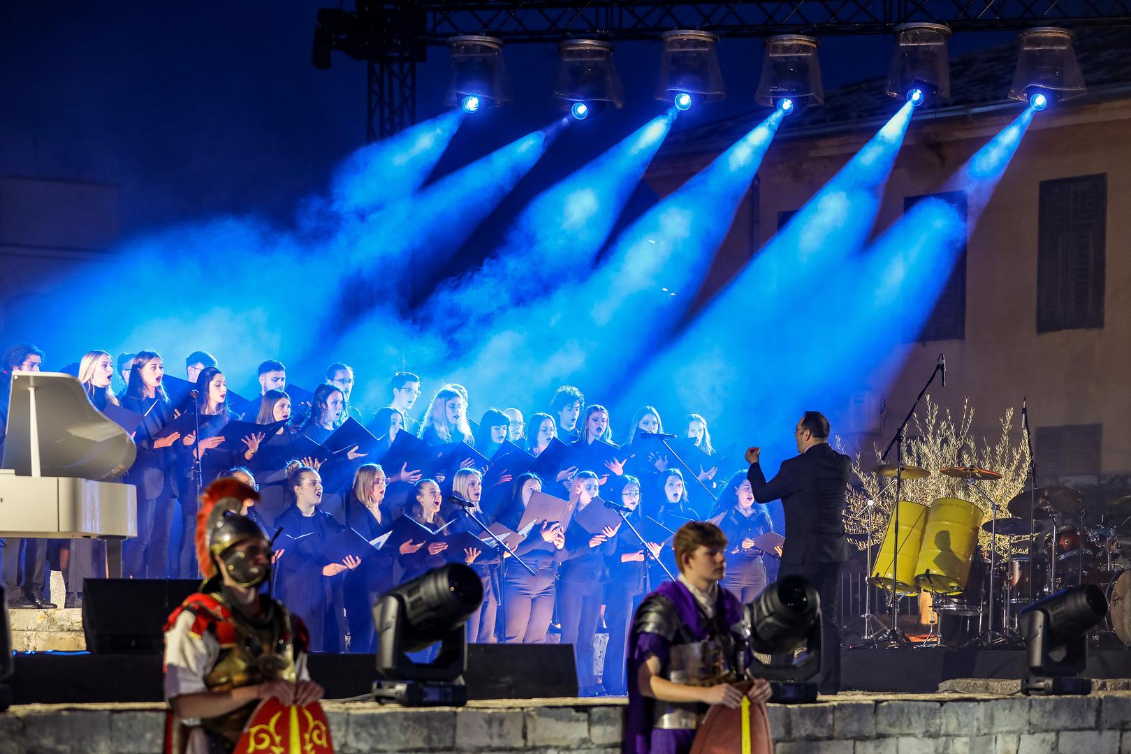 05.05.2023..,Pula -Svečano otvoreno Malo rimsko kazaliste, jedan je to od najvecih projekata u kulturi u posljednjih dvadesetak godina vrijednog vise od tri milijuna eura. Svecanost otvorenja pratio je glazbeno-scenski program u reziji Kresimira Dolencica i Aleksandra Svabica. Riječ je o projektu koji je sufinanciralo Ministarstvo kulture i medija s 1,6 milijuna eura, 1,1 milijuna eura osigurano je kroz fondove Europske unije (SAFU odnosno MRRFEU), dok je ostatak sredstava osigurao Arheoloski muzej Istre. Photo: Srecko Niketic/PIXSELL