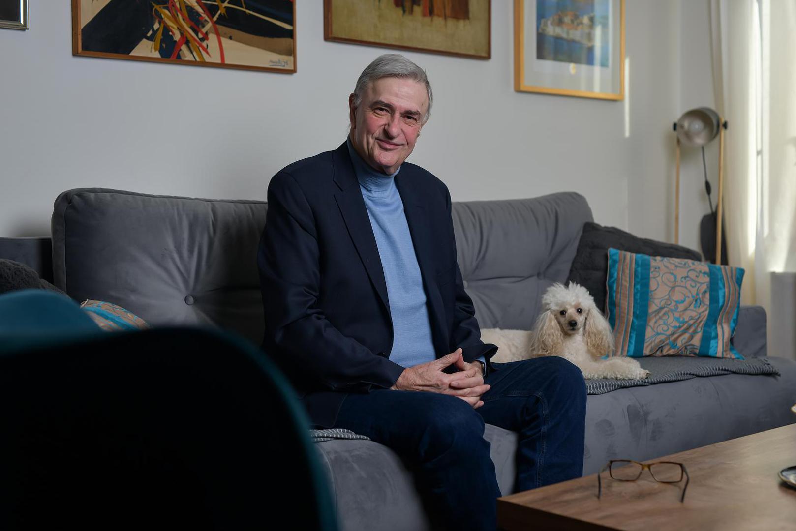 Naš poznati televizijski novinar i reporter Goran Milić proputovao je cijeli svijet i u svojim dokumentarnim serijalima gledateljima HRT približio je kulturu, ekonomiju i običaje zemalja diljem svijeta.