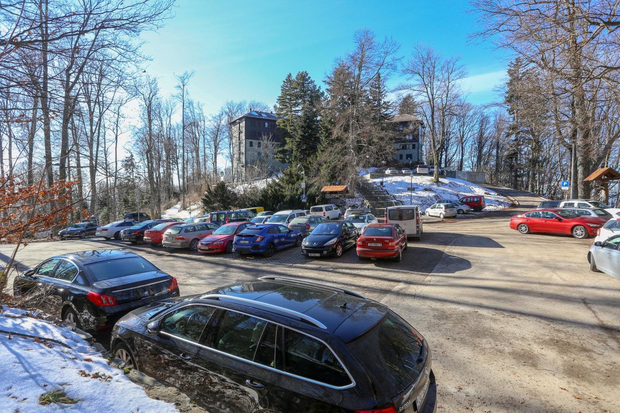 Uskoro naplata parkiranja na Sljemenu