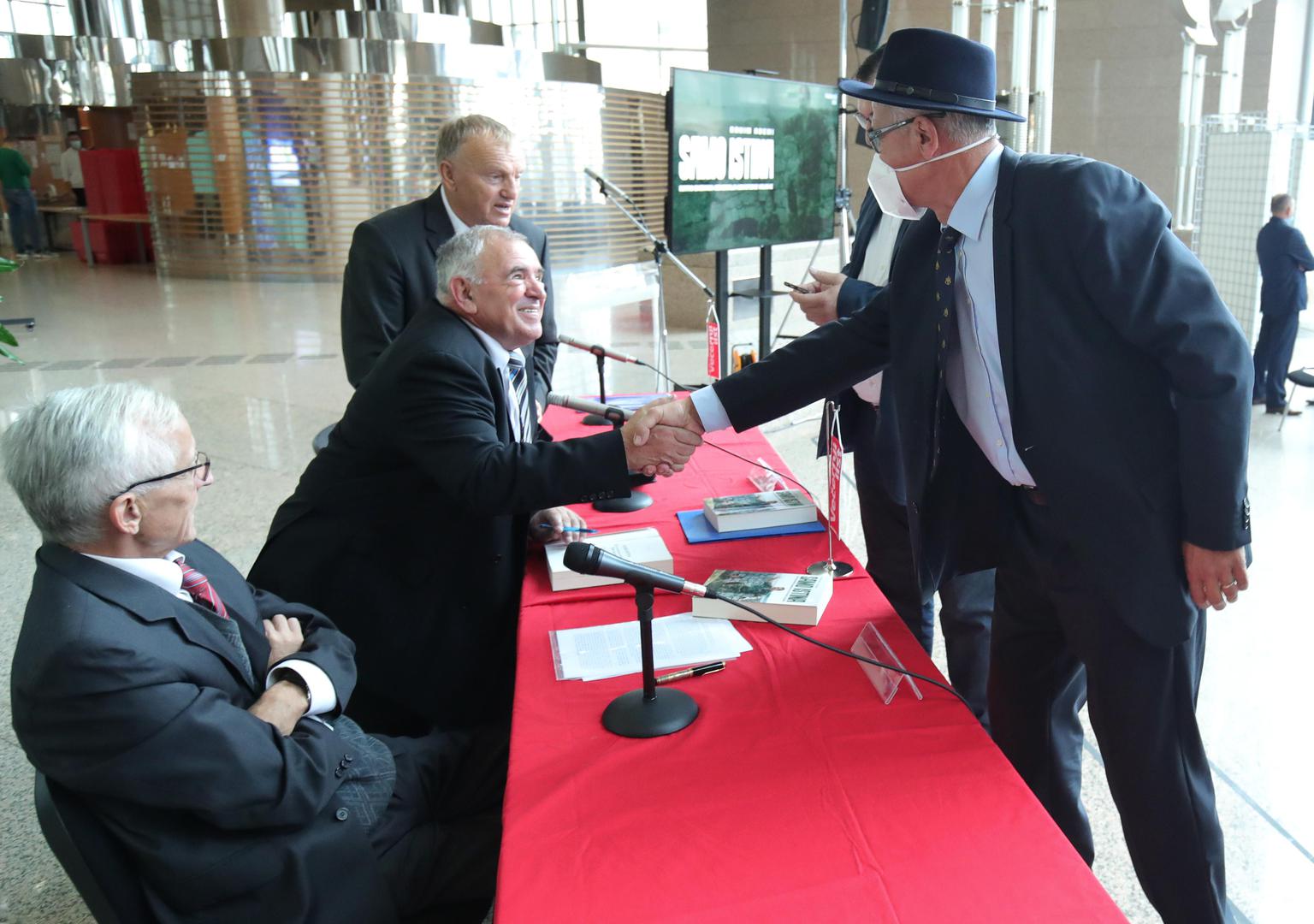 21.10.2021 Zagreb - U nacionalnoj i sveucilisnoj knjiznici odrzana je promocija knjige generala Rahima Ademija "Samo istina, ratni dnevnik generala hrvatske vojske" u izdanju Vecernjeg lista.