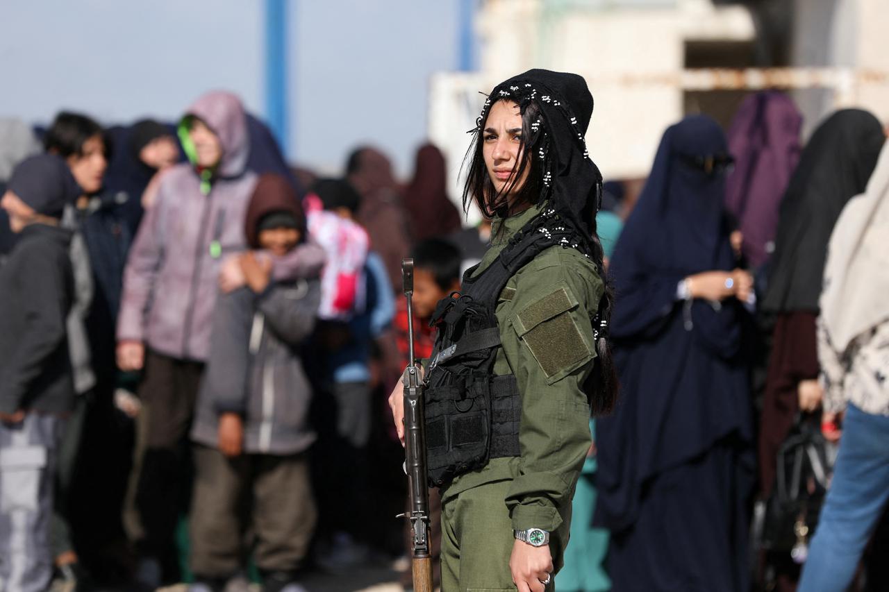 storyeditor/2025-04-07/2025-04-06T112449Z_1788063080_RC26SDA3H84N_RTRMADP_3_SYRIA-SECURITY-IS.JPG