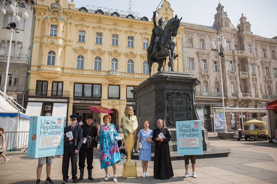 Performans koji je najavio film Rajka Grlića – 'Ustav Republike Hrvatske'