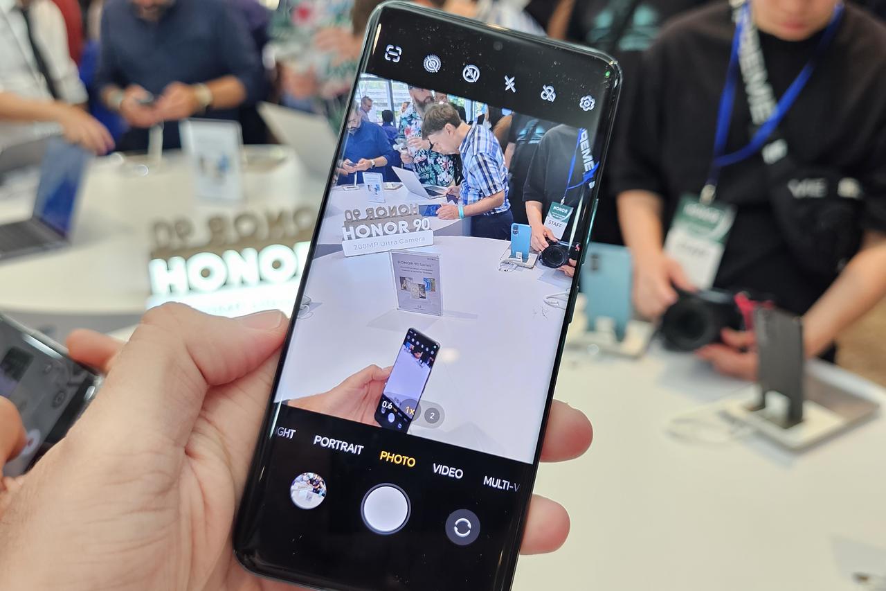 Europska premijera mobitela Honor 90