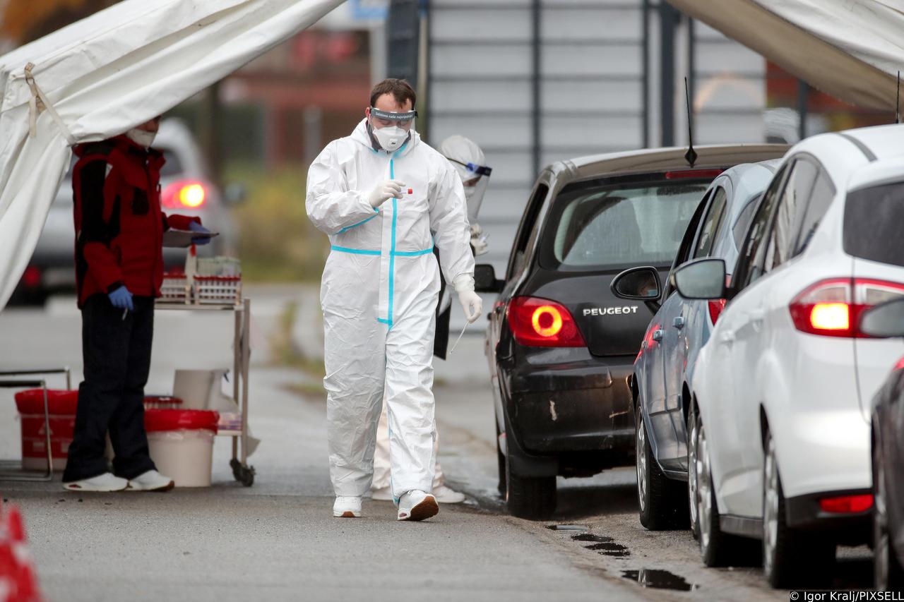 Povećan broj vozila na drive-in COVID testiranju na Zagrebačkom Velesajmu