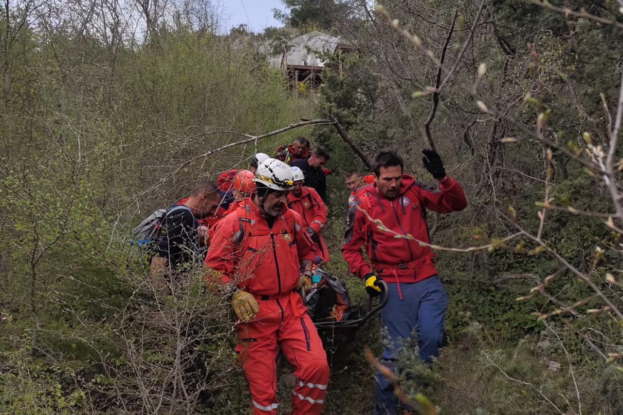 Intervencijom HGSS-a, JVP i policije spašene dvije ozlijeđene osobe nakon nesreće na ziplineu u kanjonu Čikole