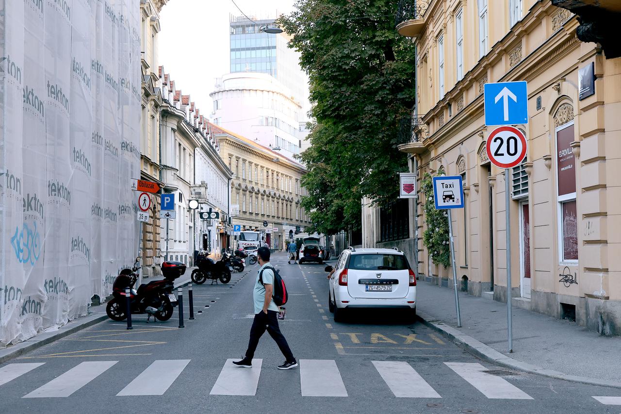Zagreb: Od idućeg tjedna taxi stajalište na Zrinjevcu