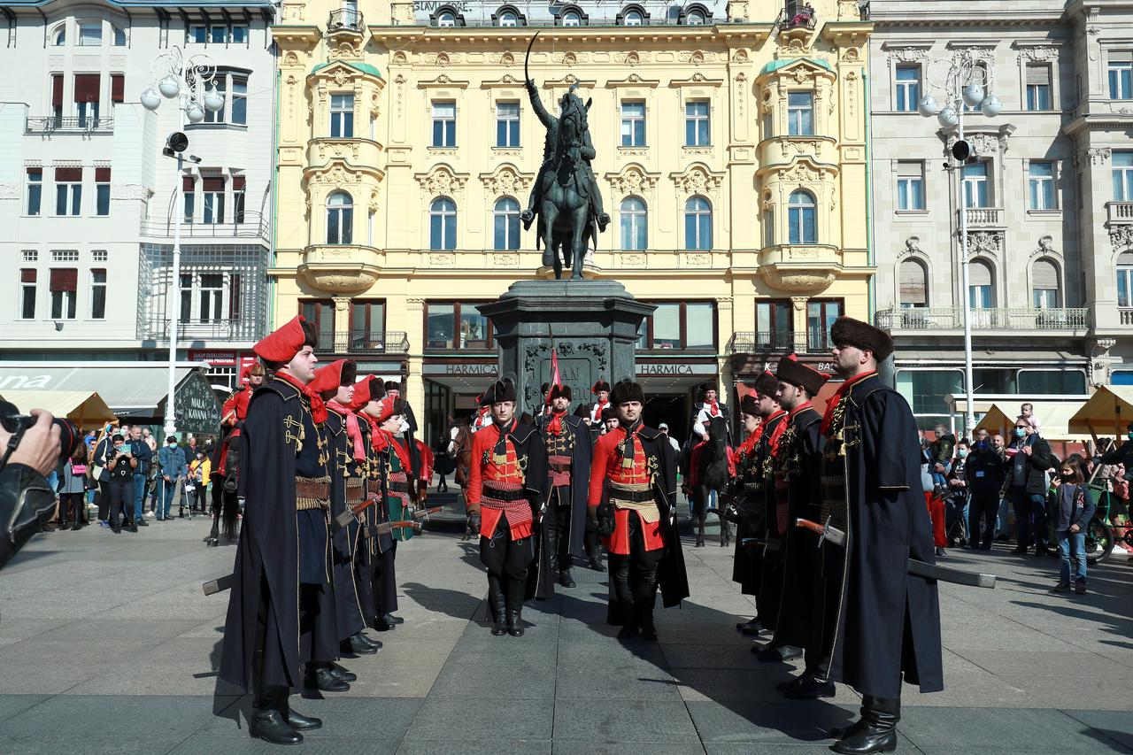 Zagreb: Velika smjena straže Kravat pukovnije povodom Dana kravate
