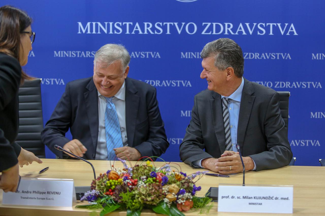 Ministar Kujundžić potpisao ugovor o nabavi robotskog kirurškog sustava