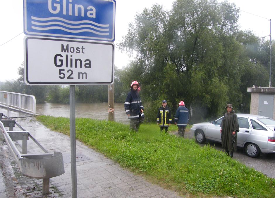 Izvanredne mjere zaštite od poplava u Glini