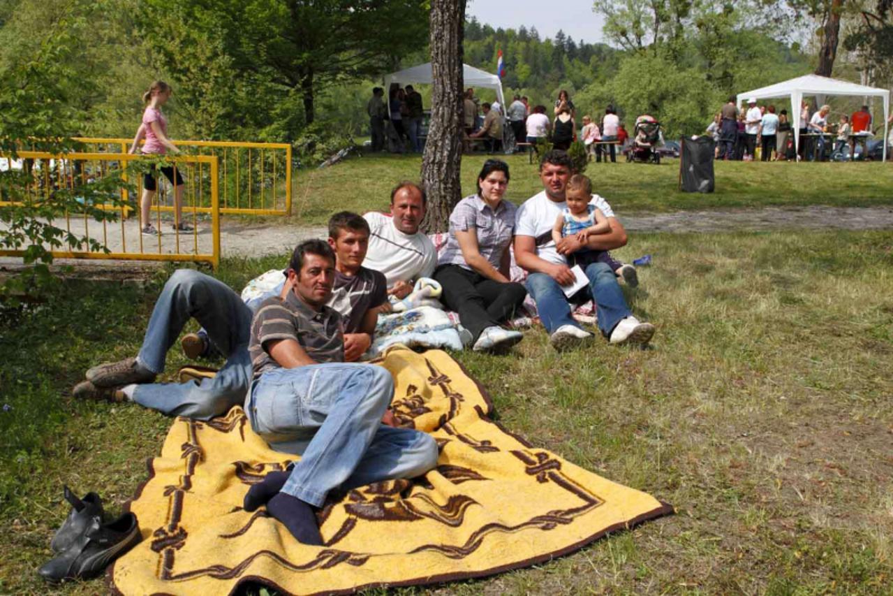 \'Varazdin u0096 02. 05. 2010., Trakoscan u0096 Prosvjednici su nocili na otvorenom. PHOTO:  Ljiljana Risek\'