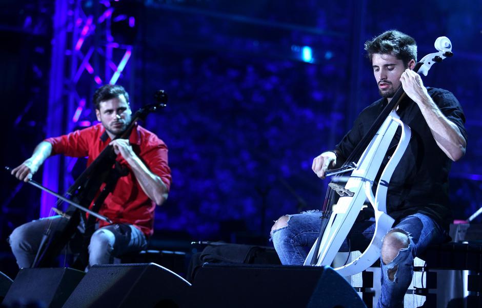 2Cellos