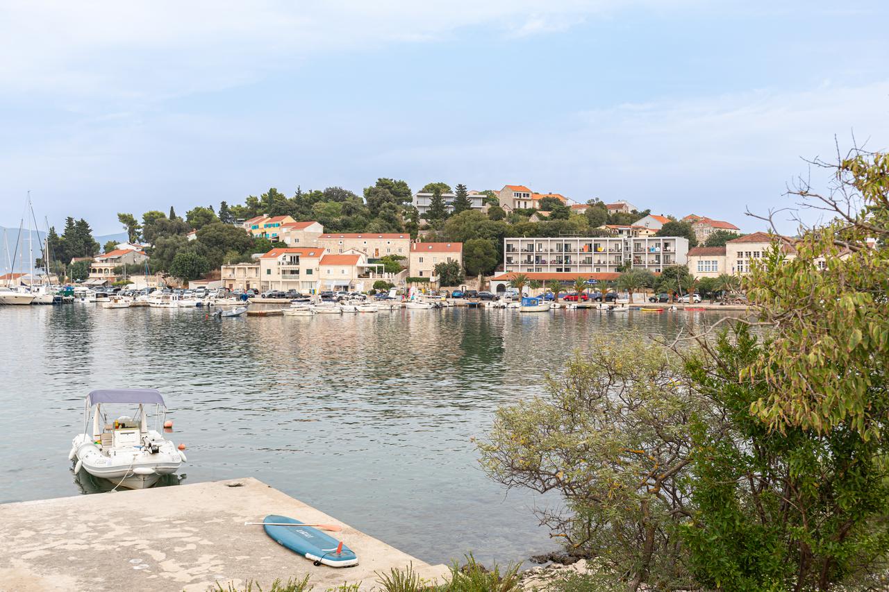 Lumbarda: Turistička patrola i Večernjakove zvjezdice