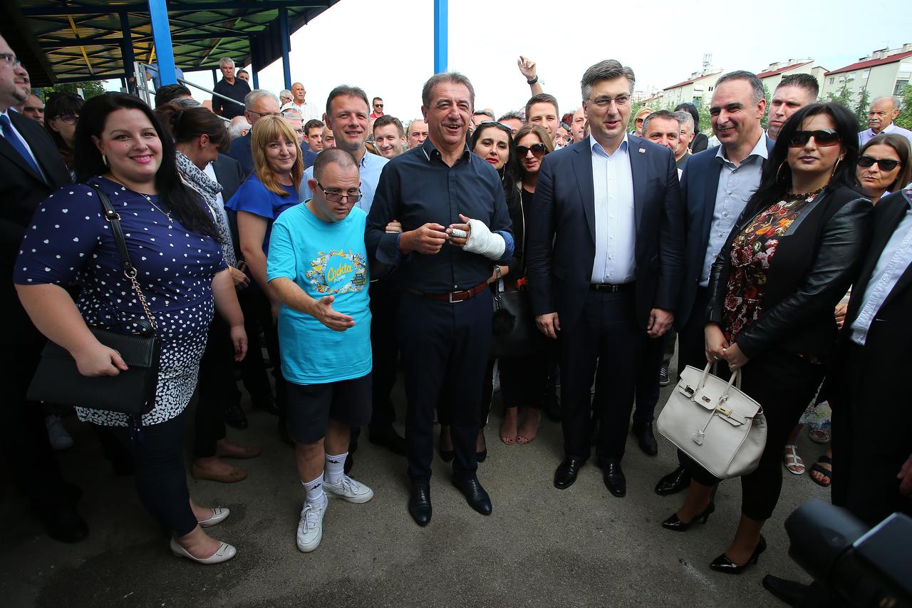 Vladajućoj stranci ne treba prekomjeran miris baruta u godini velikih bitaka