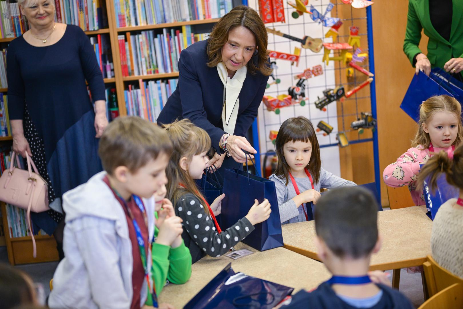 04.02.2026., Zagreb - Ministrica kulture i medija Nina Obuljen Korzinek i ministrica zdravstva Irena Hrstic odrzale su konferenciju za medije na kojoj su objavljeni rezultate nacionalnog izazova „15 po 15 – cijela Hrvatska cita djeci“ i najaviljene daljnje aktivnosti zajednickog programa Rodjeni za citanje - nacionalnog programa poticanja citanja djeci od najranije dobi. Photo: Neva Zganec/PIXSELL
