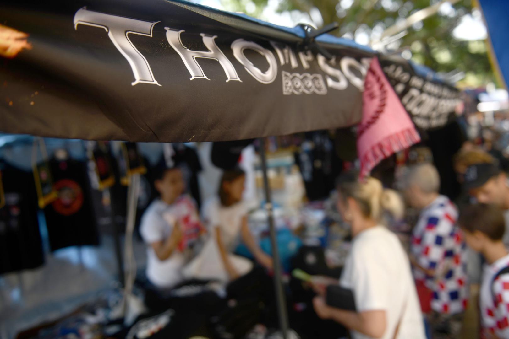 Večeras će Marko Perković Thompson održati koncert u Sinju, na kojem će se okupiti 150 tisuća njegovih obožavatelja.