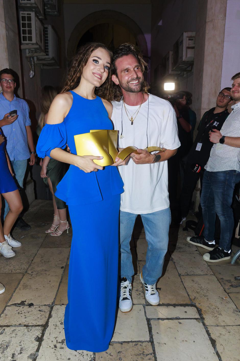 Festival zabavne glazbe Split 2022., nagradu žirija osvojila Lorena, a nagradu publike dobio Luka Nižetić