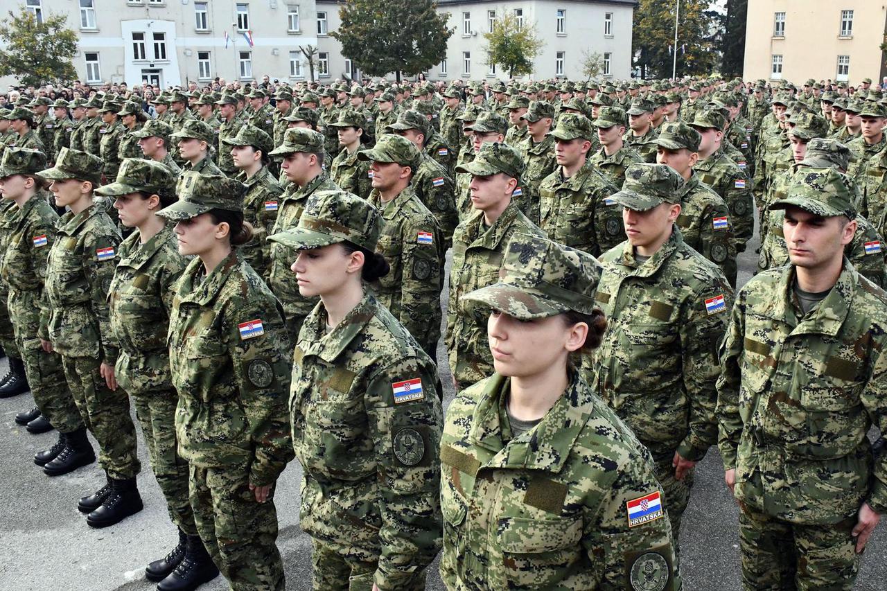 Požega: Ministar Anušić sudjelovao na svečanoj prisezi 44. naraštaja ročnika na dragovoljnom vojnom osposobljavanju