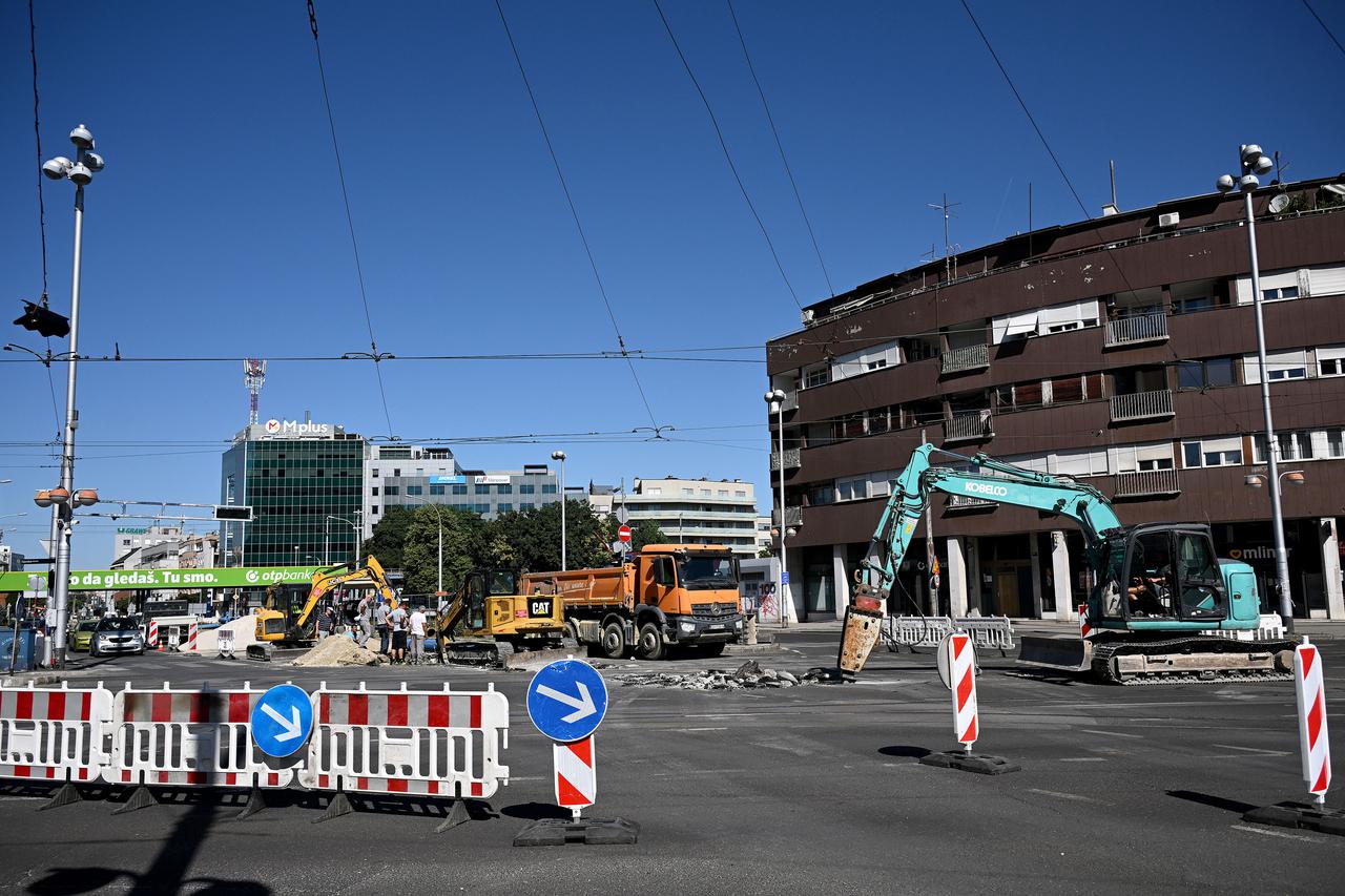Zagreb: U Savskoj cesti privremena regulacija prometa zbog radova na izmjeni cjevovoda i  tramvajskim skretnicama