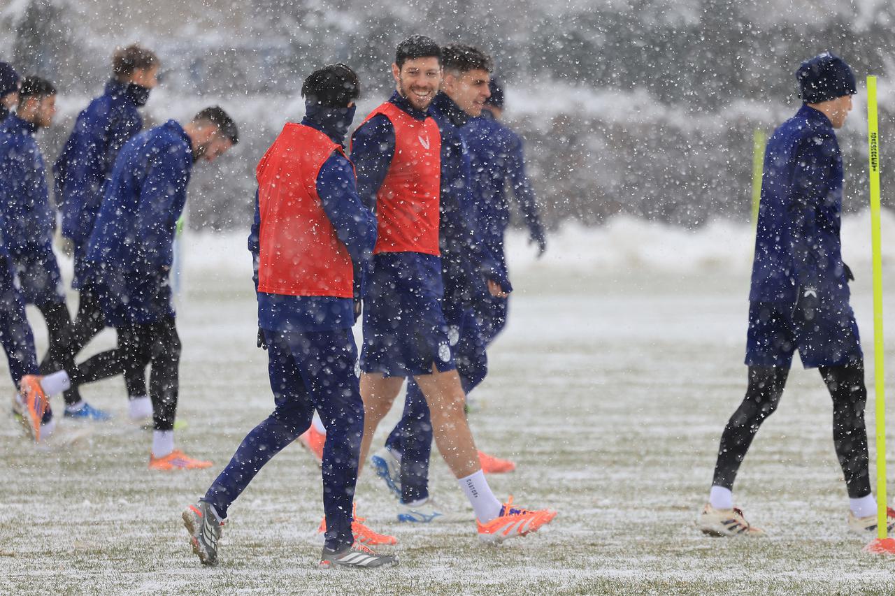 Trening GNK Dinamo na snijegu prije odlaska na pripreme u Čatež