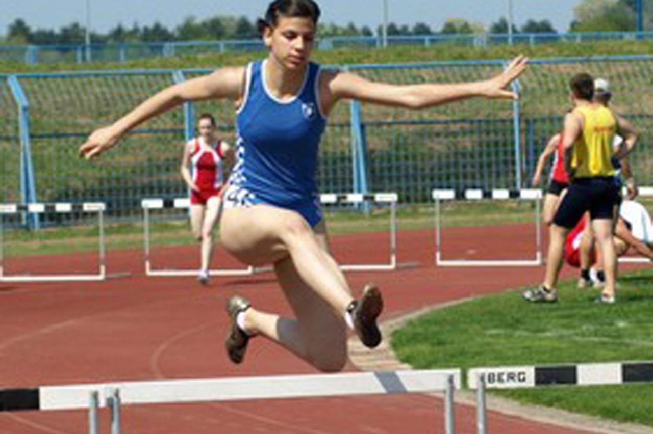 'podravina, bjelovar, atletika, 28.10.09. ivana serdarusic iz bjelovara doprvakinja hrvatske u viseboju snimio: Damir Spehar, Vecernji list'