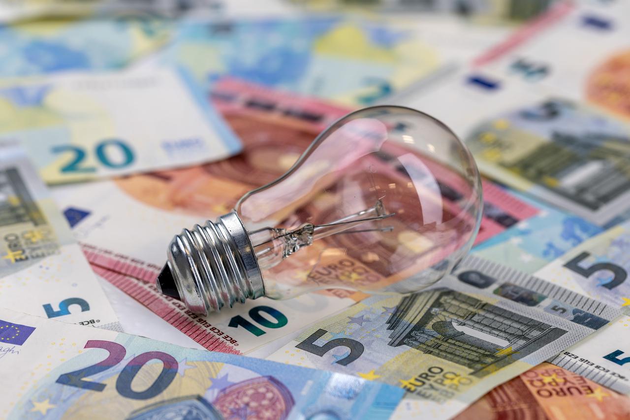 Ilustracija poskupljenja električne energije