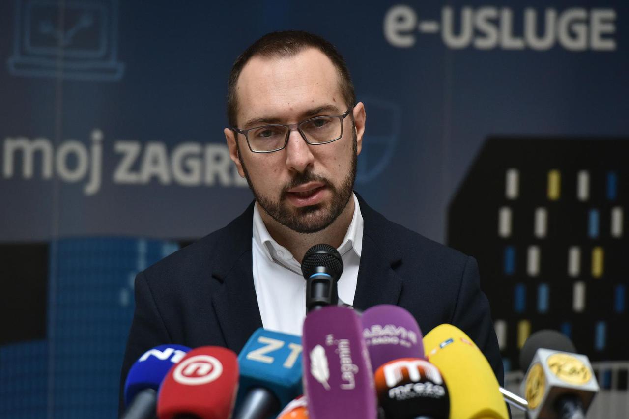 Zagreb: Tomislav Tomašević i Luka Korlaet održali konferenciju za medije