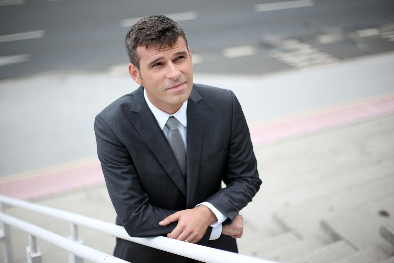 SPECIJAL EKRAN  01.09.2014., Zagreb - Voditelj Dnevnika Nove TV Petar Pereza je magistrirao poslovnu ekonomiju na Ekonomskom fakultetu u Splitu,  smjer financije.  Photo: Sanjin Strukic/PIXSELL