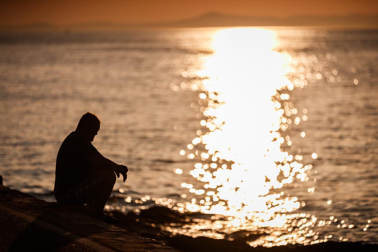 Predvečerje u Sutivanu na sjevernoj strani otoka Brača