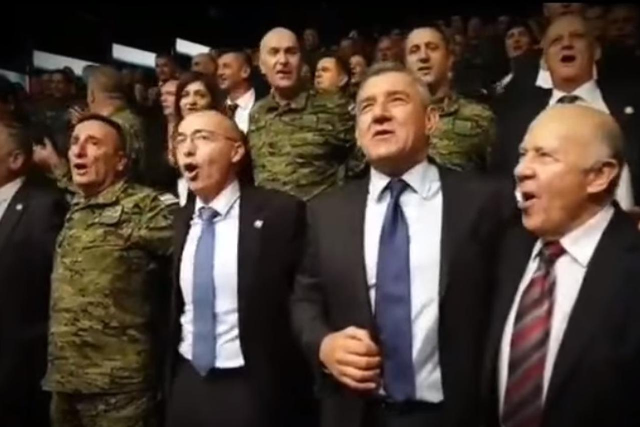 Gotovina, Krstičević, Rojs pjevaju Lijepa li si