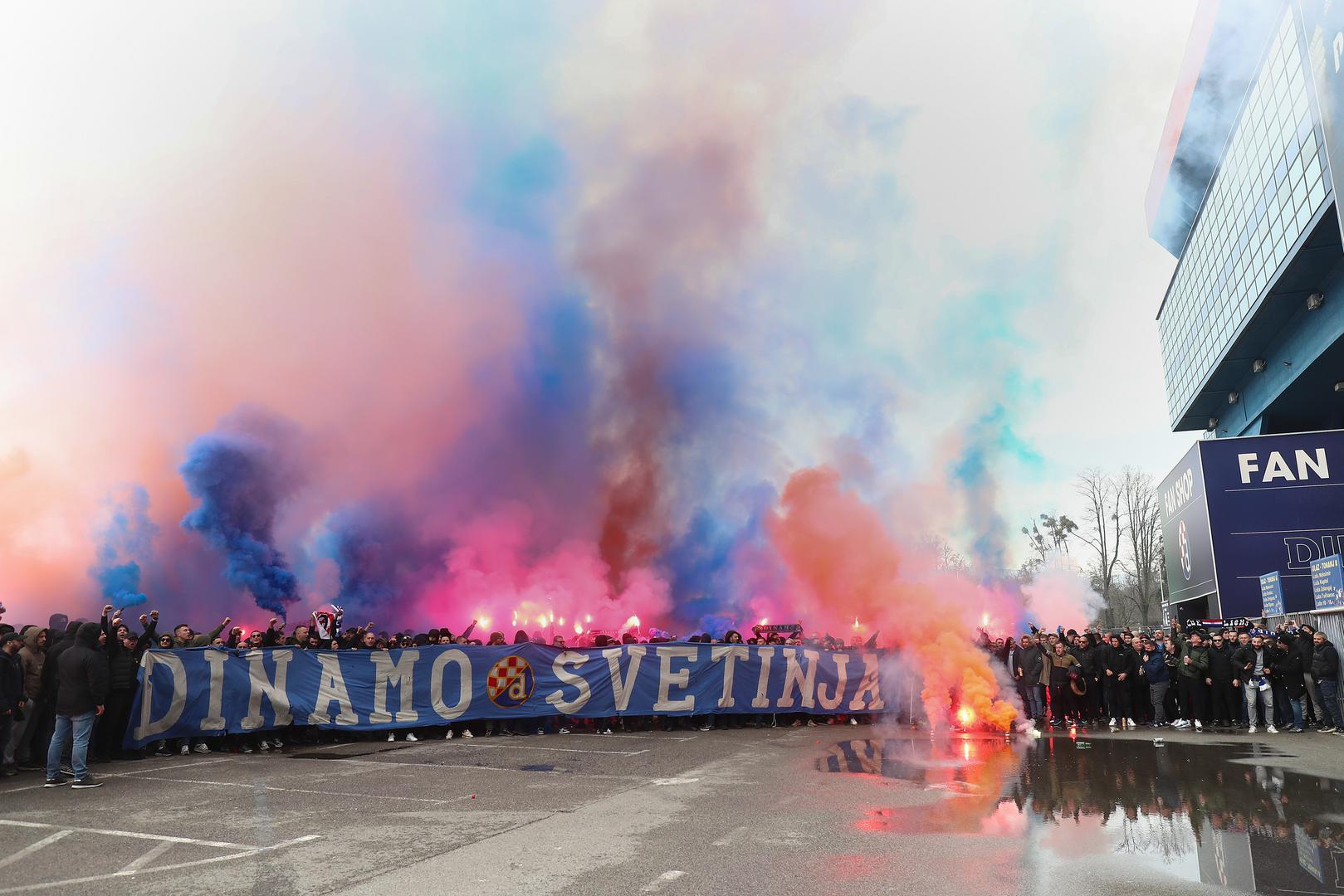 Nakon toga je uslijedilo veliko slavlje navijača Dinama