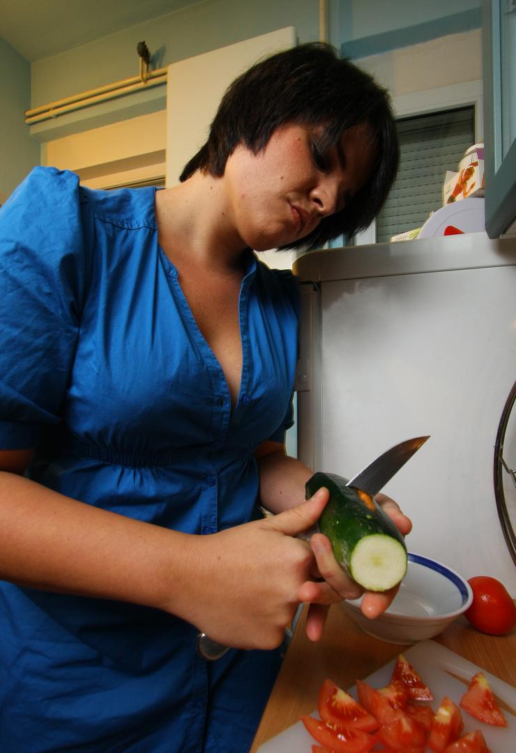 29.09.2010., Zagreb - Pjevacica Martina Vrbos u svojoj kuhinji priprema rucak. rPhoto: Tomislav Miletic/PIXSELL