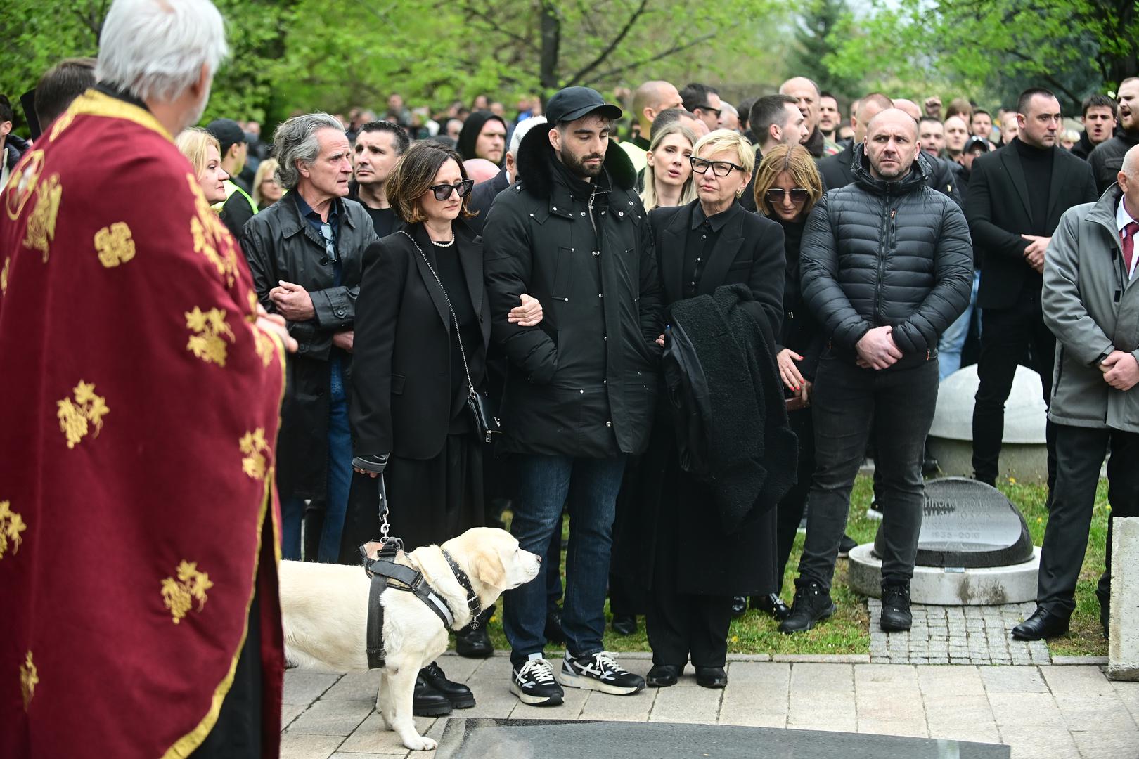 Legendarni srpski košarkaški trener i peterostruki osvajač ABA lige s Partizanom Duško Vujošević sahranjen je danas u Aleji zaslužnih građana na Novom Groblju u Beogradu.