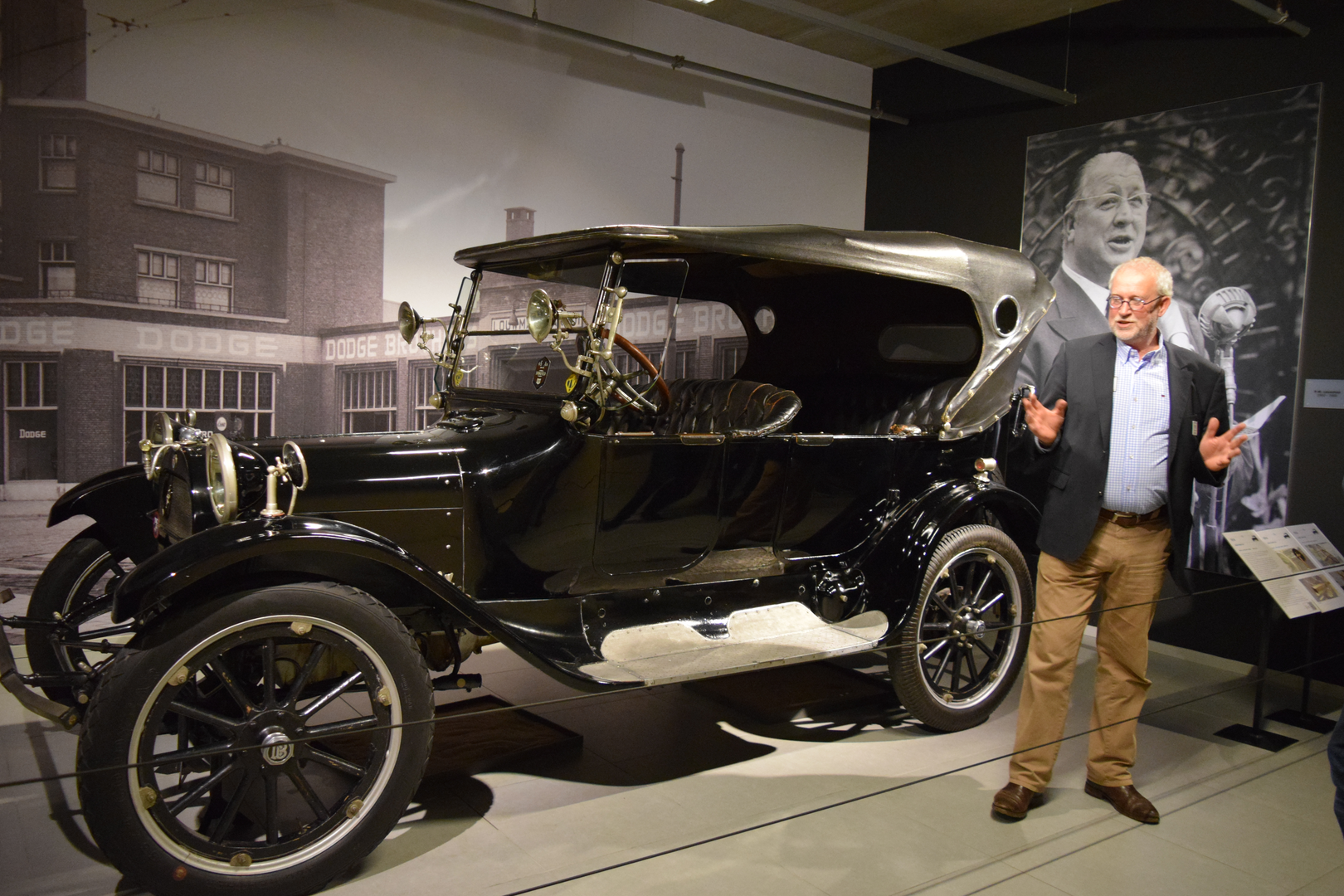Dodge Turing iz studenoga 1914. početak je stvaranja kolekcije Louwman. Iz 3,5-litrenog motora razvijao je 35 KS. Ovo je jedan od najstarijih Dodge automobila na svijetu, kaže Doeke Meijer