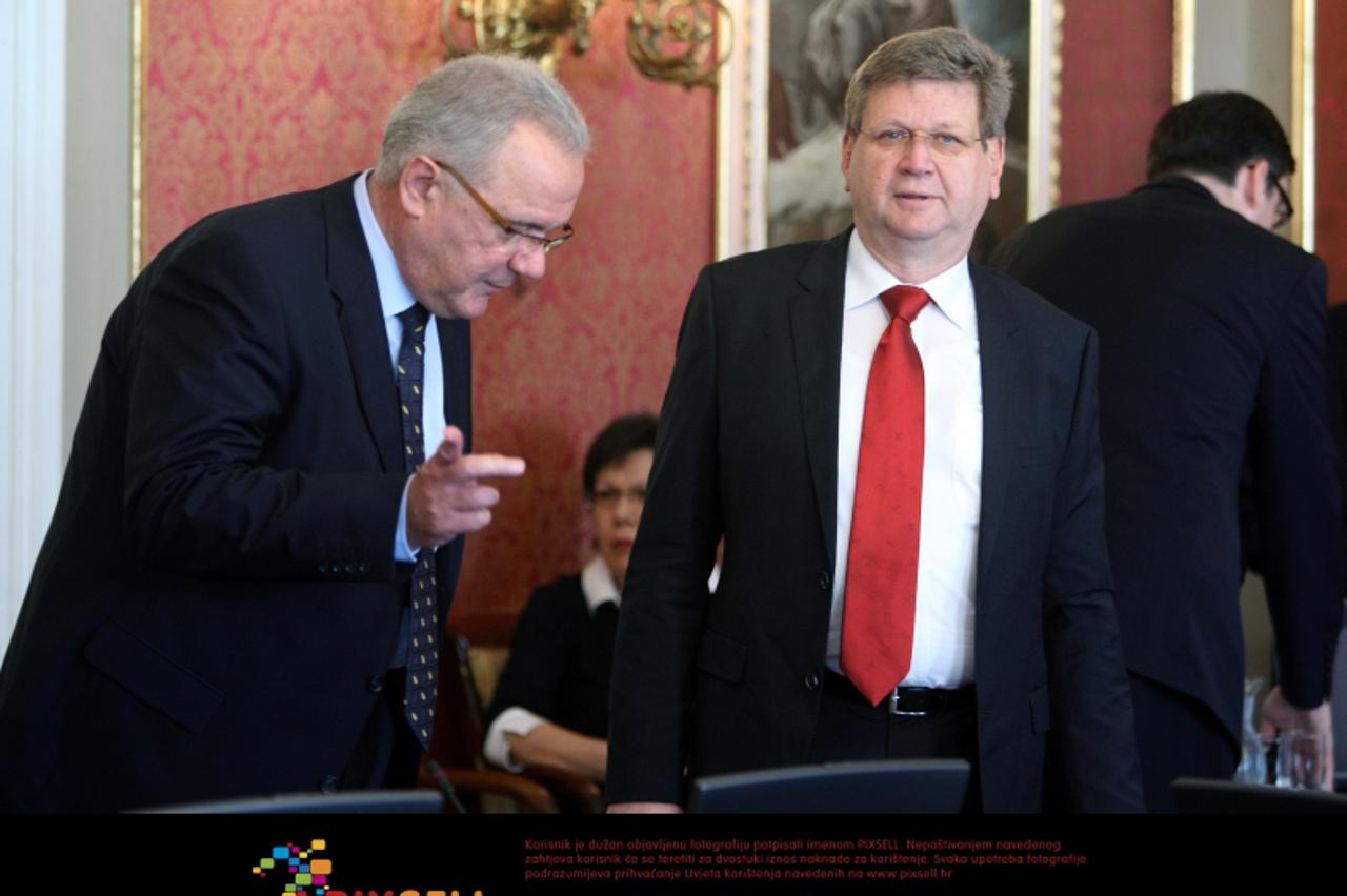 '27.06.2012., Trg svetog Marka 4, Zagreb - U Banskim dvorima odrzana je 36. sjednica Vlade Republike Hrvatske. Neven Mimica, Mirando Mrsic. Photo: Sanjin Strukic/PIXSELL'