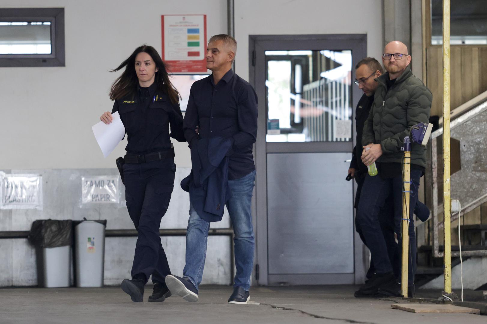 Obitelj je počela širiti svoje interese i izvan proizvodnje nakita i dijamanata. Posebno su se usmjerili na područje Like gdje su godinama razvijali turističke i nekretninske projekte. Kupovali su ih brojni uglednici.