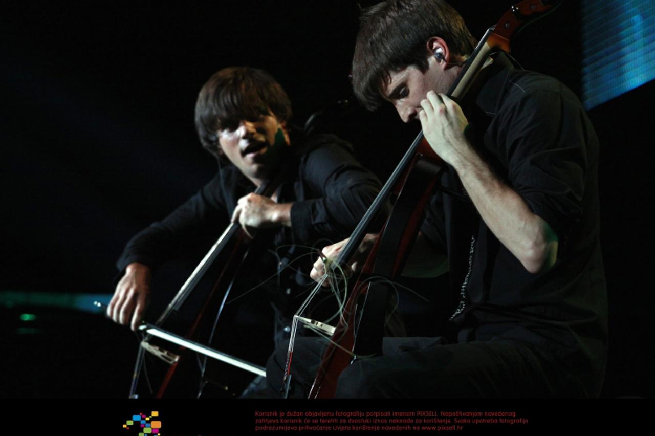 \'21.12.2011., Zagreb - U koncertnoj dvorani Vatroslav Lisinski, Stjepan Hausewr i Luka Sulic, odrzali koncert .  Photo: Zarko Basic/PIXSELL\'