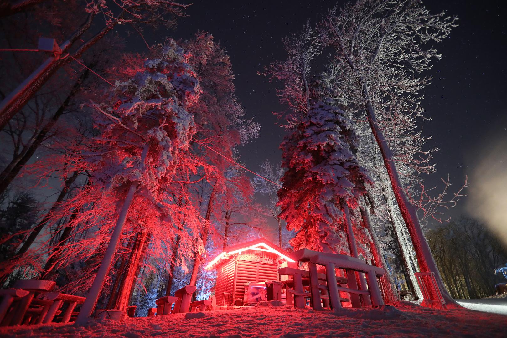 29.11.2018., Zagreb - Na zagrebačkom Sljemenu traje zasnježivanje skijaške staze na Crvenom spustu. Temperatura je pala na minus devet stupnjeva Celzijevih tako da snježni topovi rade cijele dane kako bi staza bila pripremljena za natjecanje u siječnju.