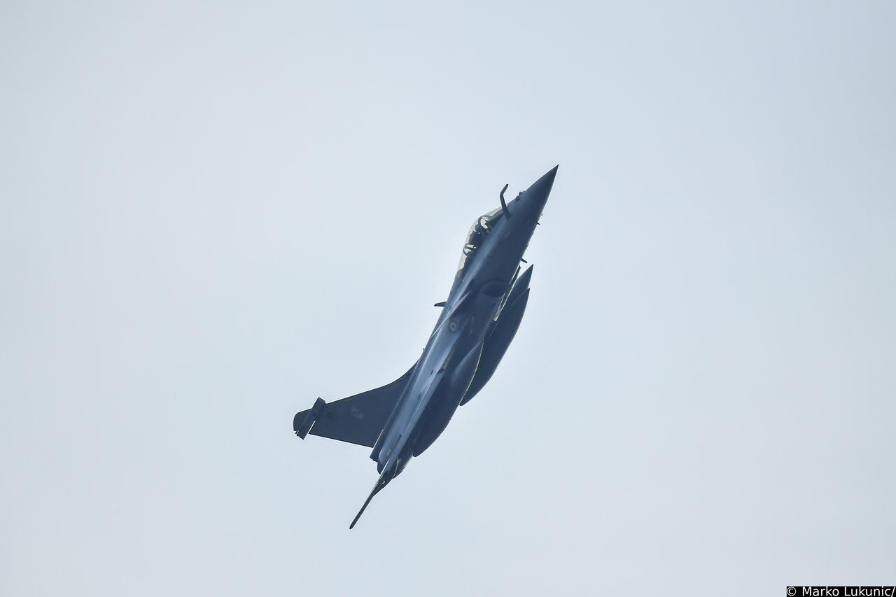 Dva borbena aviona preletila su iznad Zagreba