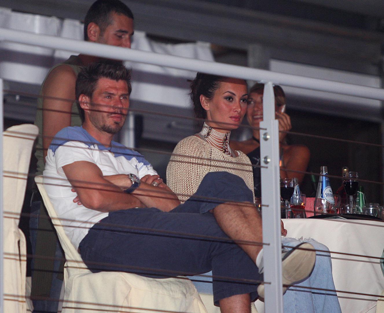 – Glumila sam neosvojivu djevojku iz knjige "The Rules". Nikad nisam pratila nogomet, nikakav sport, pa on za mene tada i nije bio junak – kazala je svojedobno Leonarda o početku njihove ljubavi. Prvi put poljubili su se na njezin 19. rođendan i tako započeli vezu koju su nakon četiri godine veze okrunili brakom.