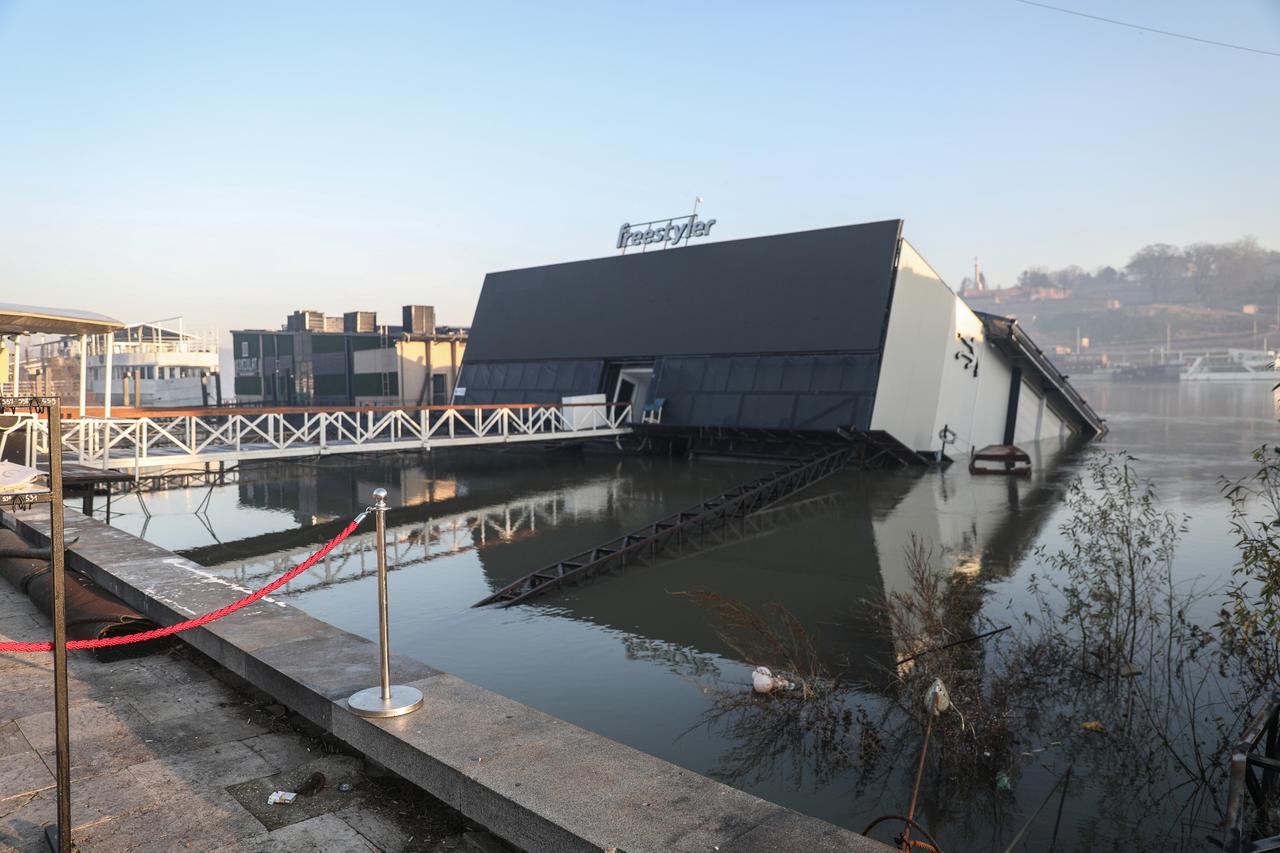Beograd: Splav Freestyler jutro nakon što je potonuo 
