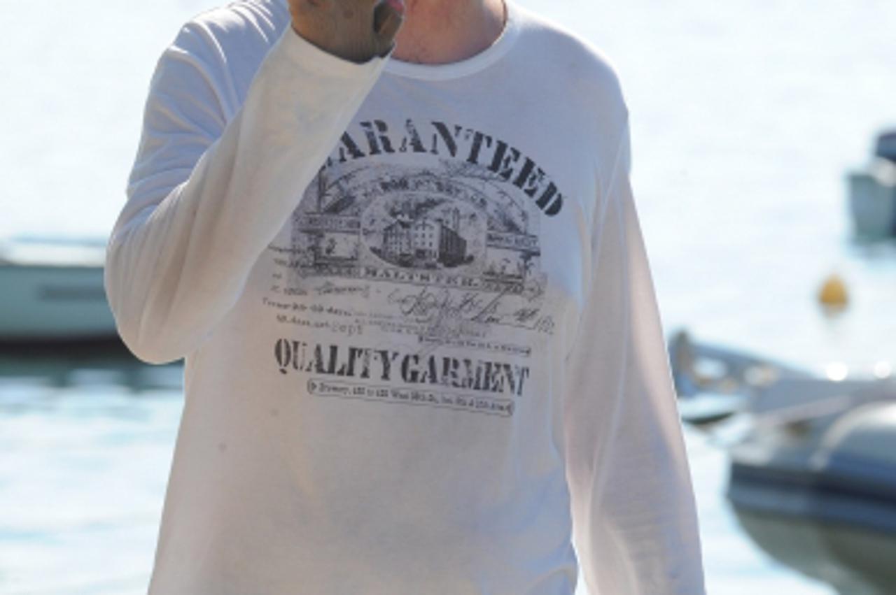 '28.08.2010., Tisno - Frane Lucic, jedini prezivjeli vatrogasac iz tragedije na Kornatu.  Photo: Hrvoje Jelavic/PIXSELL'