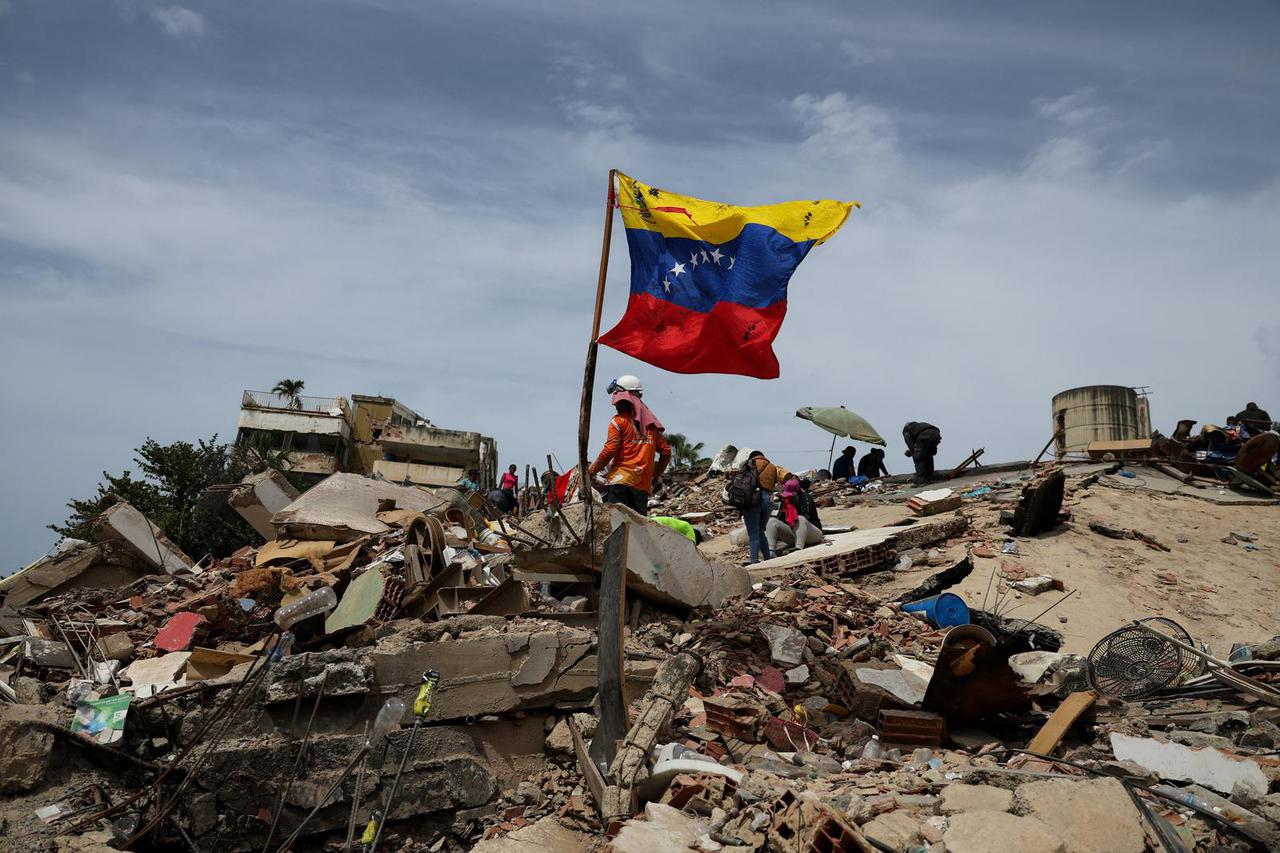 Aftermath of earthquakes, in La Guaira