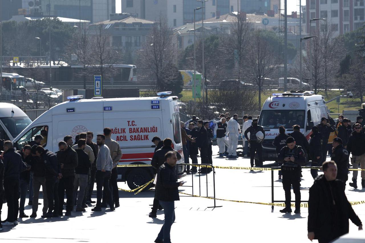 Shooting in front of Istanbul courthouse