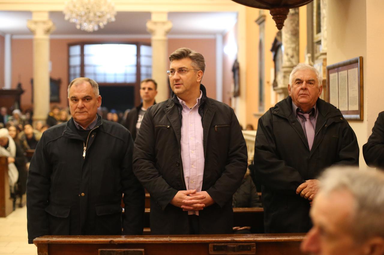 Hvar: Tradicionalna višestoljetna procesija Za križem