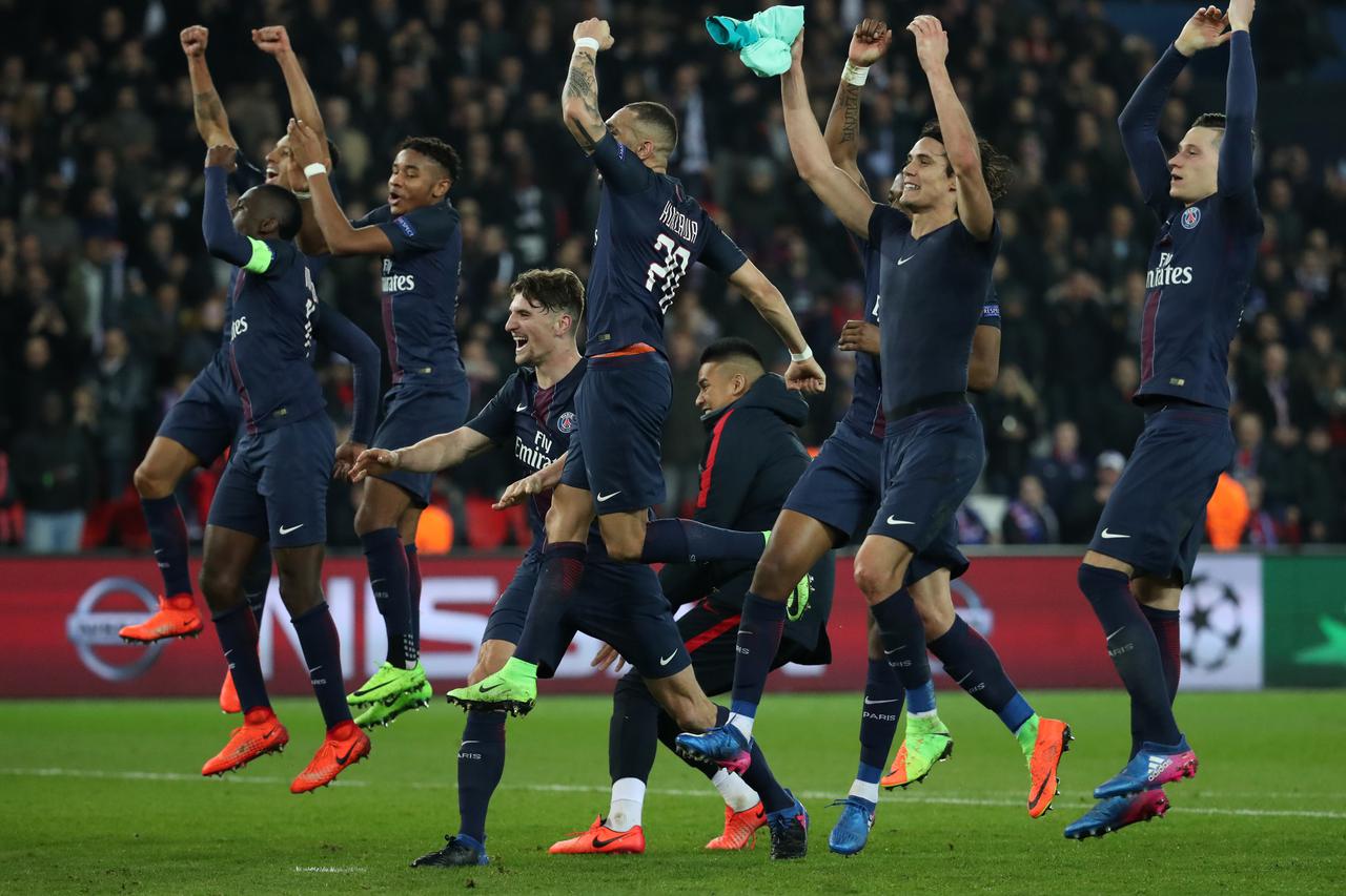 Football Soccer - Paris St Germain v Barcelona - UEFA Champions League Round of 16 First Leg - Parc Des Princes, Paris, France - 14/2/17 Paris Saint-Germain's players celebrate after the game  Reuters / Christian Hartmann Livepic