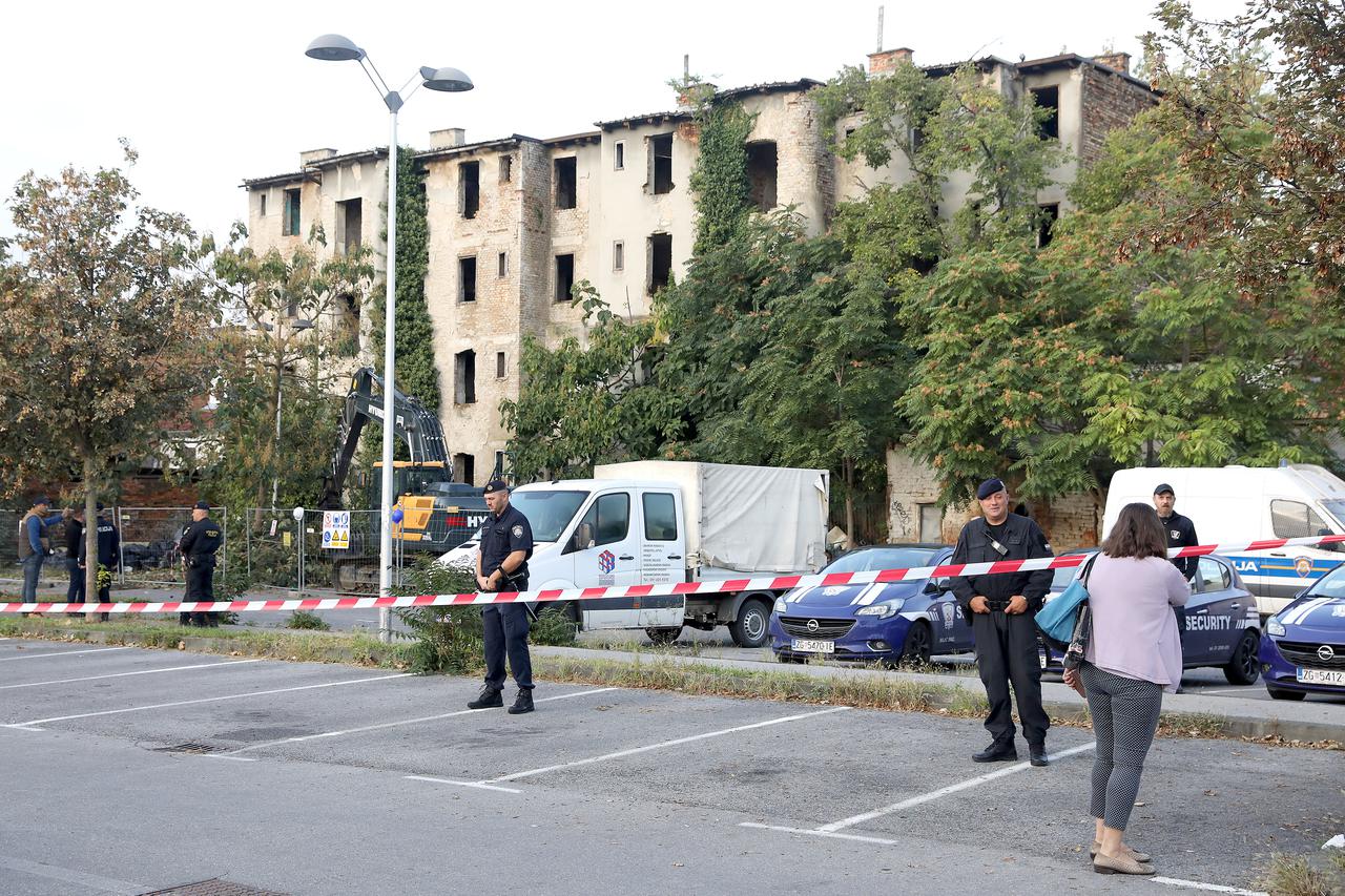 Zagreb: Uz jako policijsko osiguranje počelo rušenje zgrade u Paromlinskoj 17