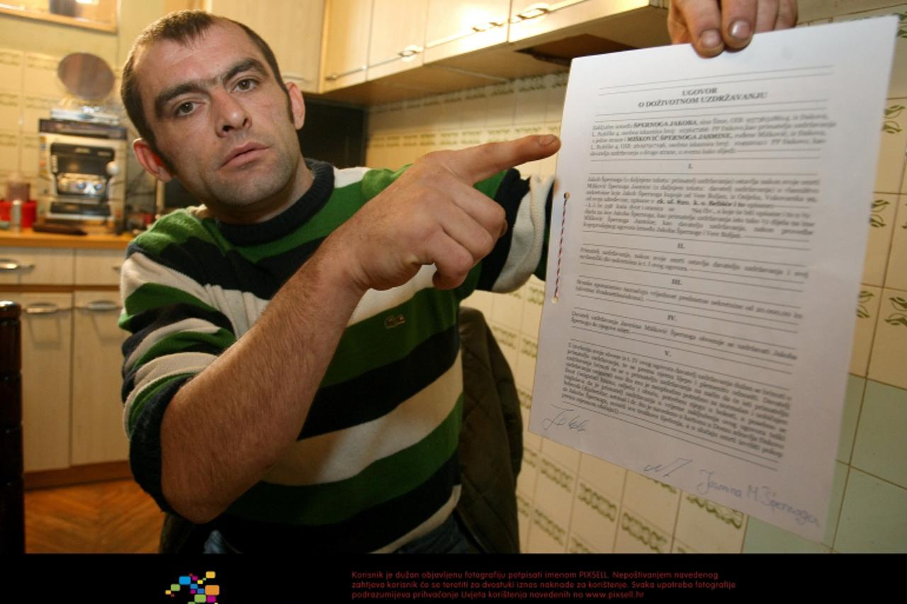 '26.12.2012., Stari Mikanovci - Josip Spernoga, sin ubojice koji je ranio bivsu suprugu i ubio joj brata i sestru.  Photo: Davor Javorovic/PIXSELL'