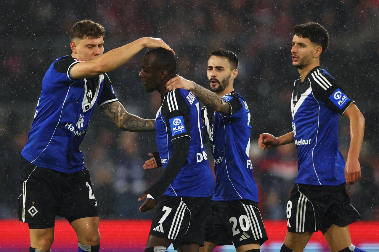 Bundesliga - FC Cologne v Hamburg SV