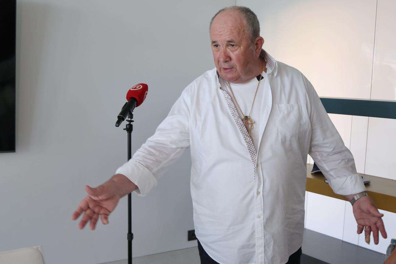 Split: Željko Kerum održao konferenciju za medije na Žnjanu
